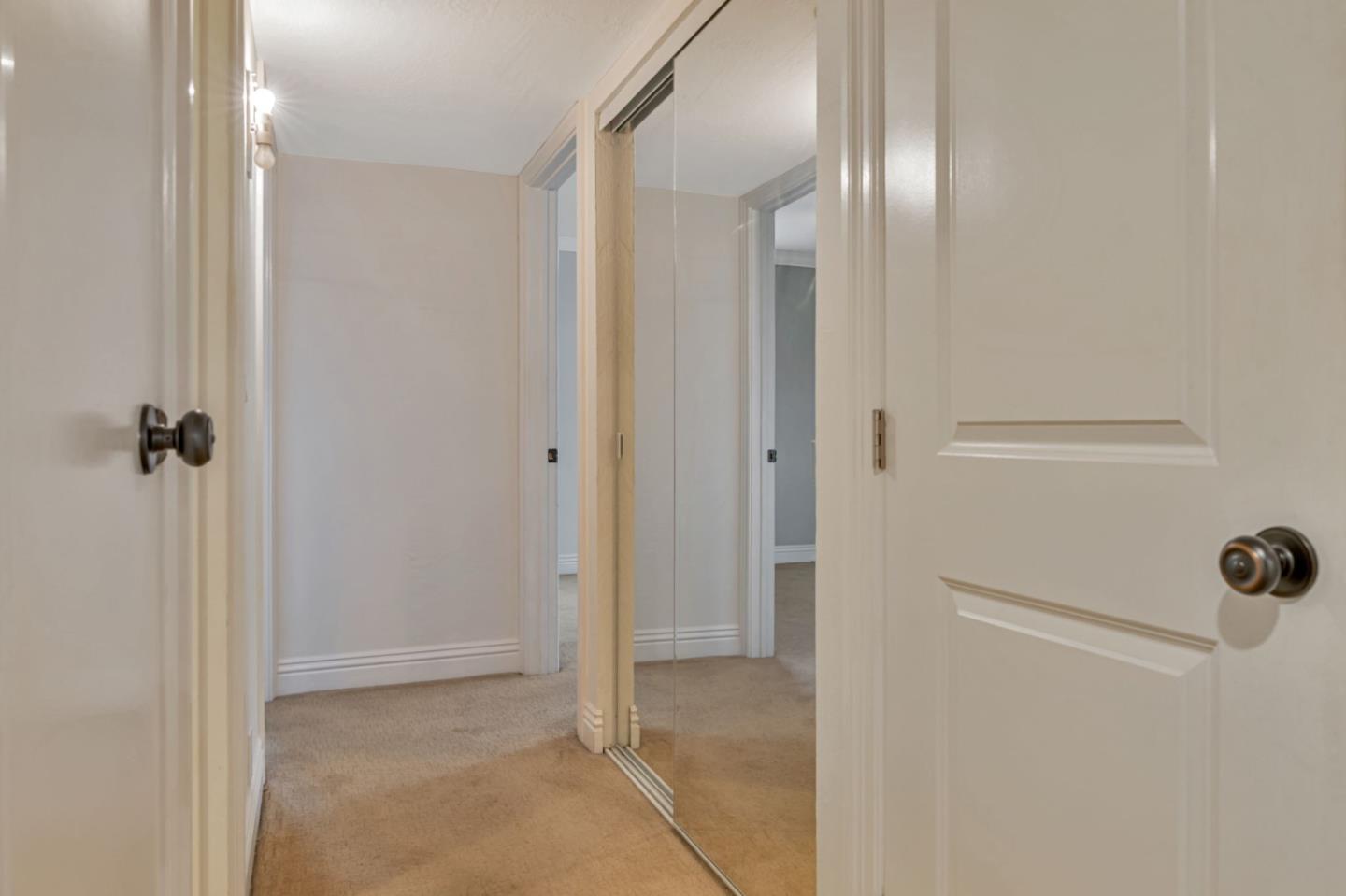 Detail Gallery Image 9 of 27 For 1458 Hudson St #202,  Redwood City,  CA 94061 - 2 Beds | 1 Baths