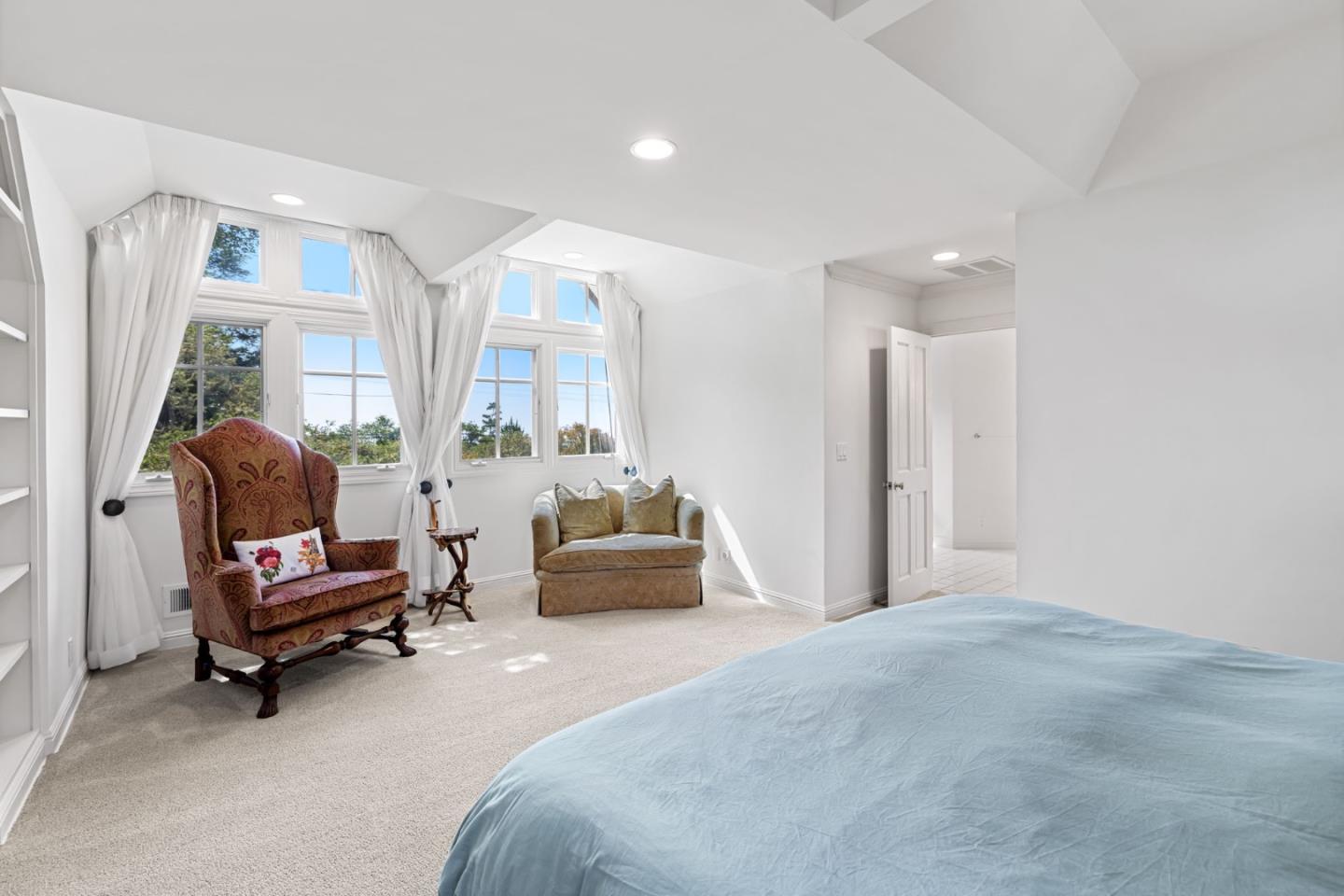 Detail Gallery Image 35 of 46 For 3937 Ronda Rd, Pebble Beach,  CA 93953 - 4 Beds | 4/1 Baths