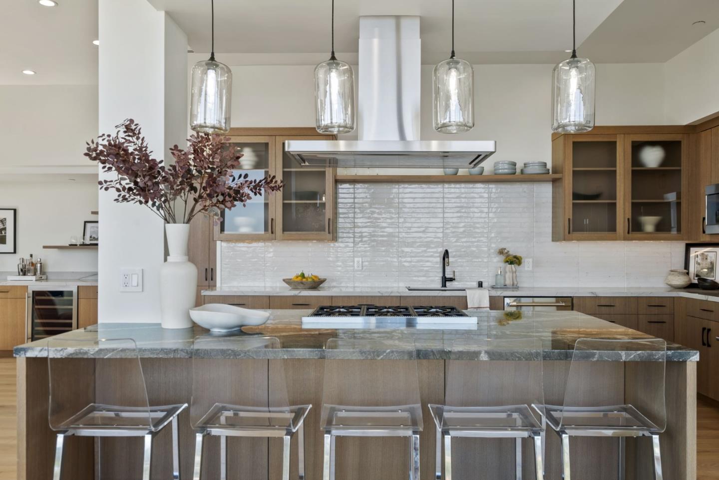 Detail Gallery Image 11 of 34 For 905 South Rd, Belmont,  CA 94002 - 4 Beds | 3/1 Baths