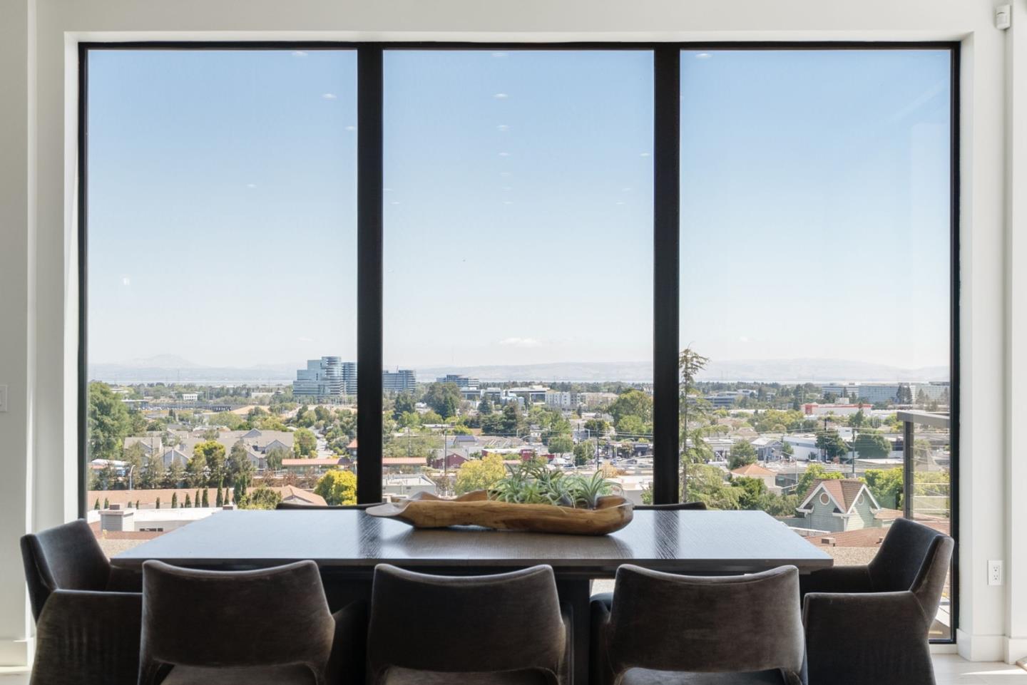 Detail Gallery Image 12 of 34 For 905 South Rd, Belmont,  CA 94002 - 4 Beds | 3/1 Baths