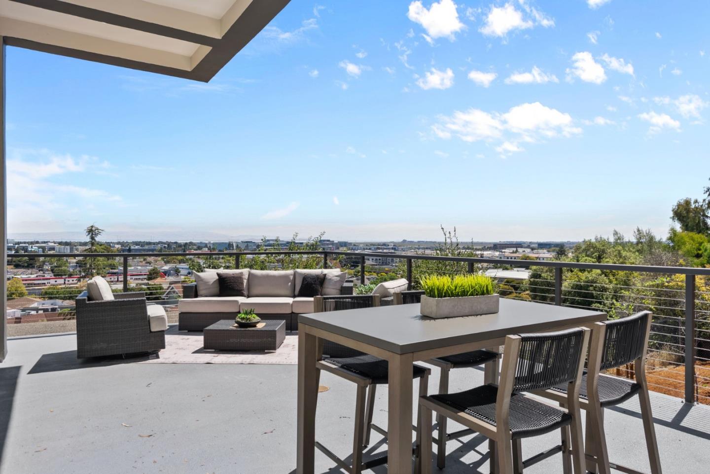 Detail Gallery Image 14 of 34 For 905 South Rd, Belmont,  CA 94002 - 4 Beds | 3/1 Baths