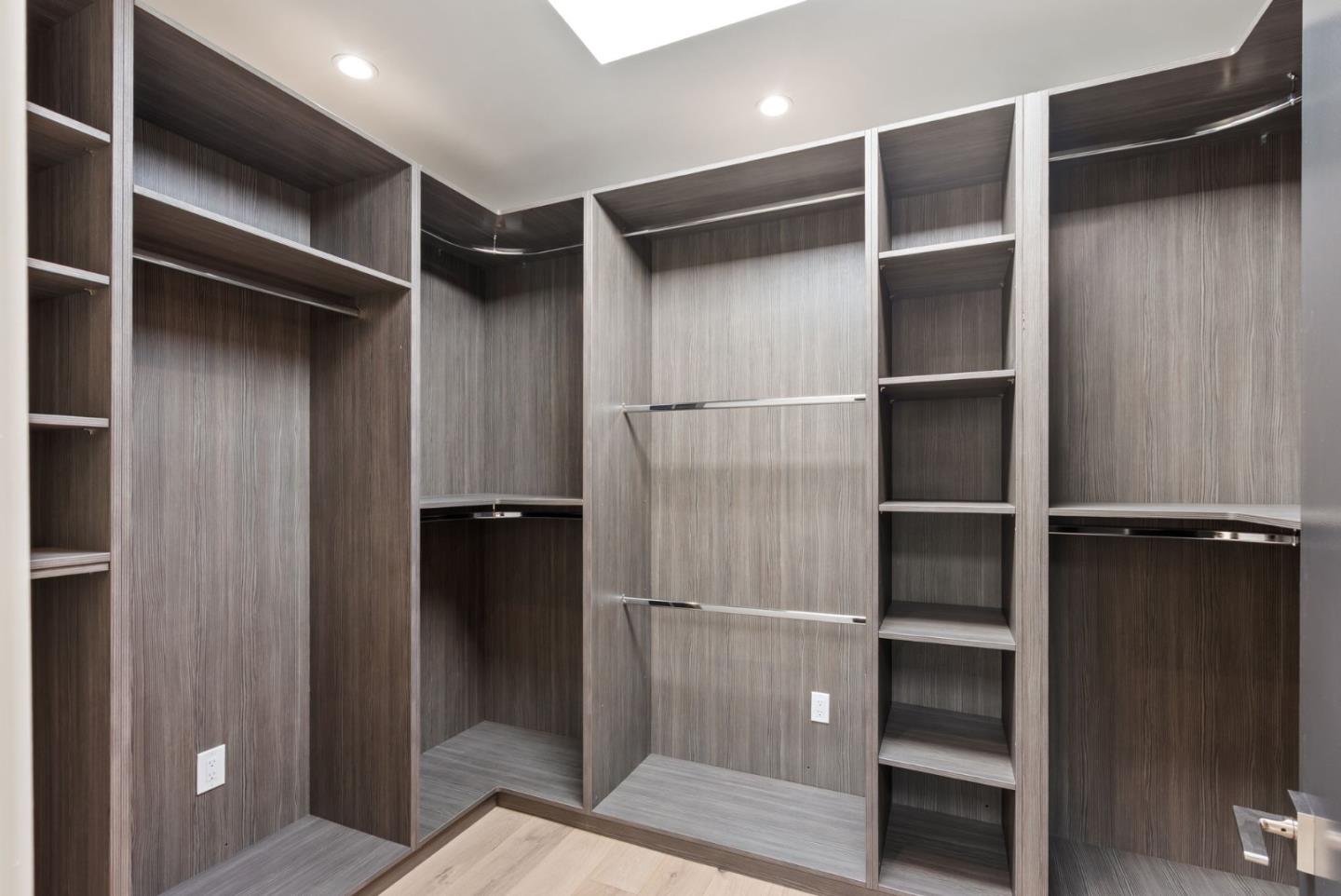 Detail Gallery Image 25 of 34 For 905 South Rd, Belmont,  CA 94002 - 4 Beds | 3/1 Baths