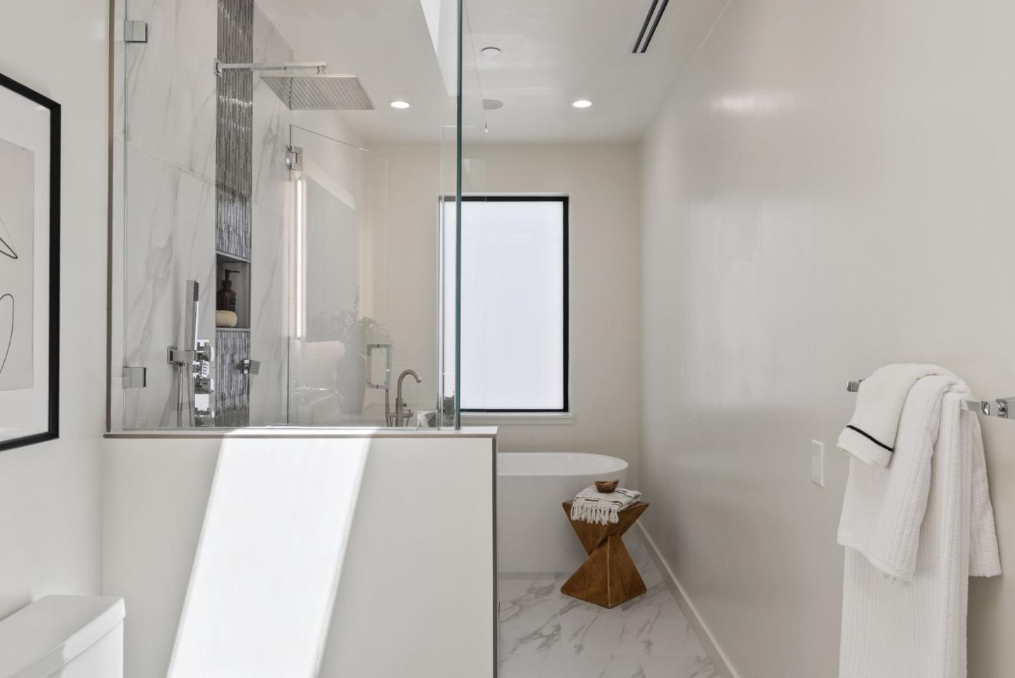 Detail Gallery Image 27 of 34 For 905 South Rd, Belmont,  CA 94002 - 4 Beds | 3/1 Baths