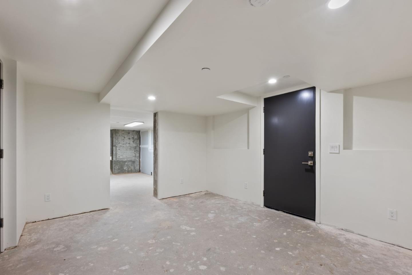 Detail Gallery Image 31 of 34 For 905 South Rd, Belmont,  CA 94002 - 4 Beds | 3/1 Baths