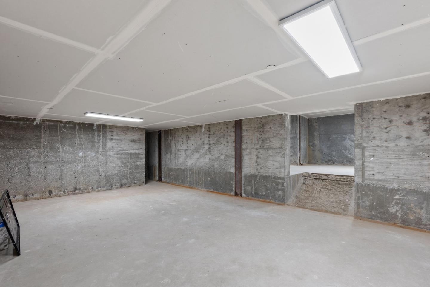 Detail Gallery Image 32 of 34 For 905 South Rd, Belmont,  CA 94002 - 4 Beds | 3/1 Baths