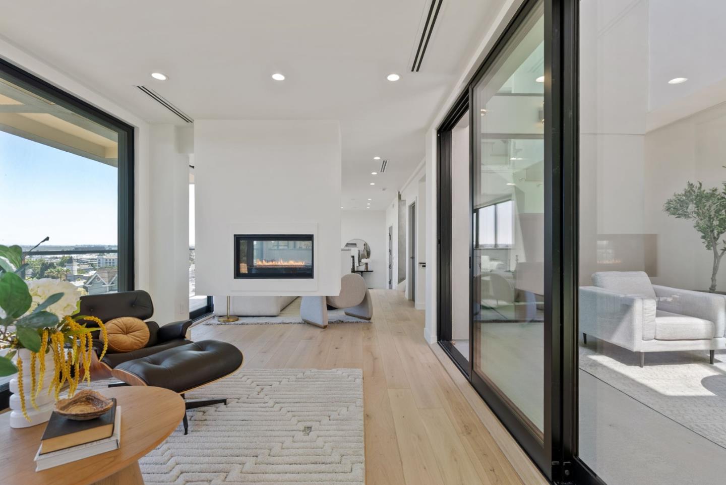 Detail Gallery Image 5 of 34 For 905 South Rd, Belmont,  CA 94002 - 4 Beds | 3/1 Baths