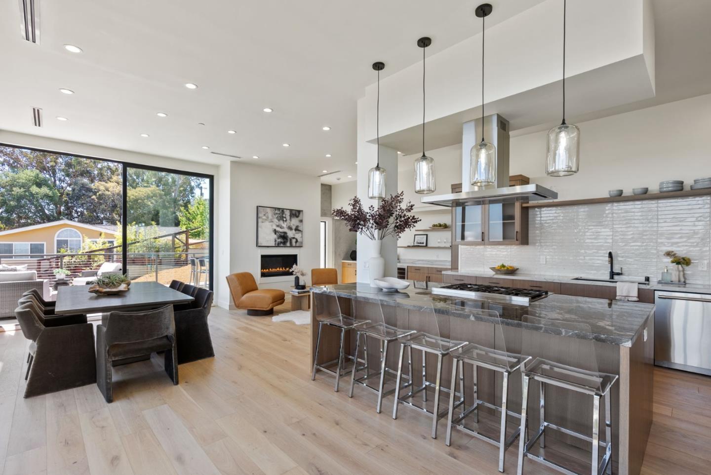 Detail Gallery Image 8 of 34 For 905 South Rd, Belmont,  CA 94002 - 4 Beds | 3/1 Baths