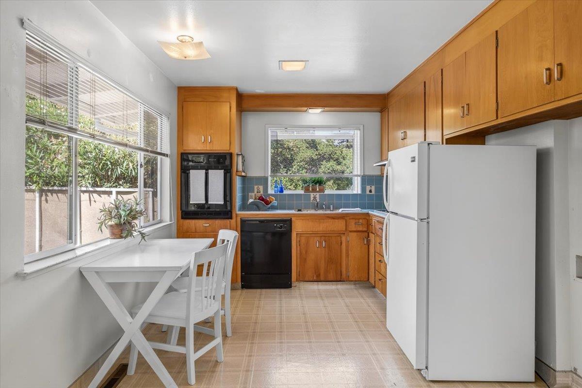 Detail Gallery Image 13 of 39 For 401 Sequoia Ave, Monterey,  CA 93940 - 2 Beds | 1/1 Baths