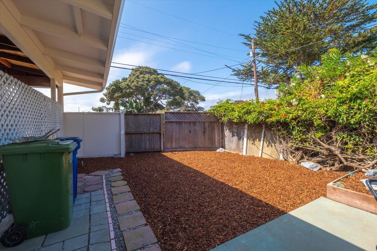 Detail Gallery Image 30 of 39 For 401 Sequoia Ave, Monterey,  CA 93940 - 2 Beds | 1/1 Baths