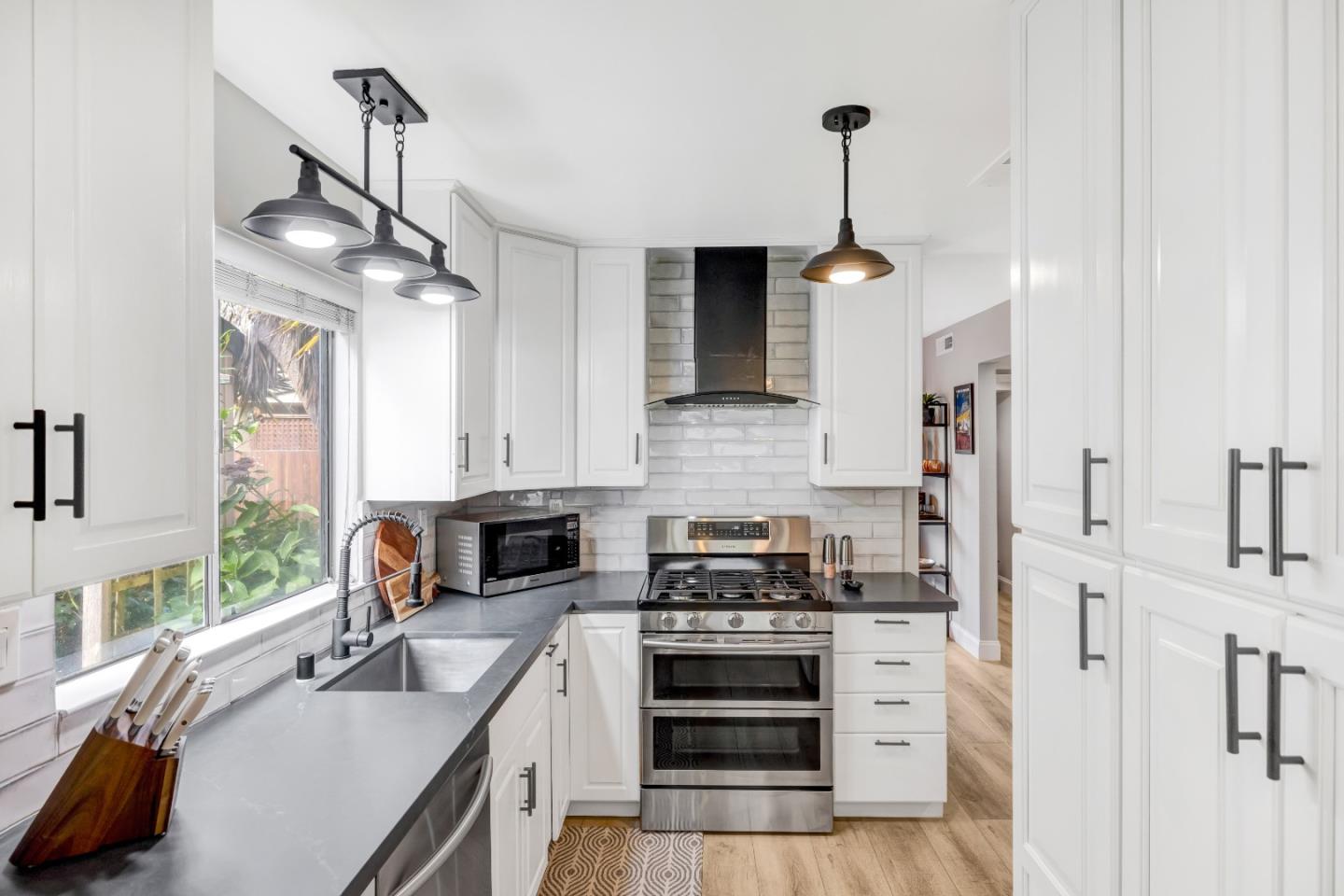 Detail Gallery Image 10 of 28 For 2146 Penasquitas Dr, Aptos,  CA 95003 - 3 Beds | 1/1 Baths