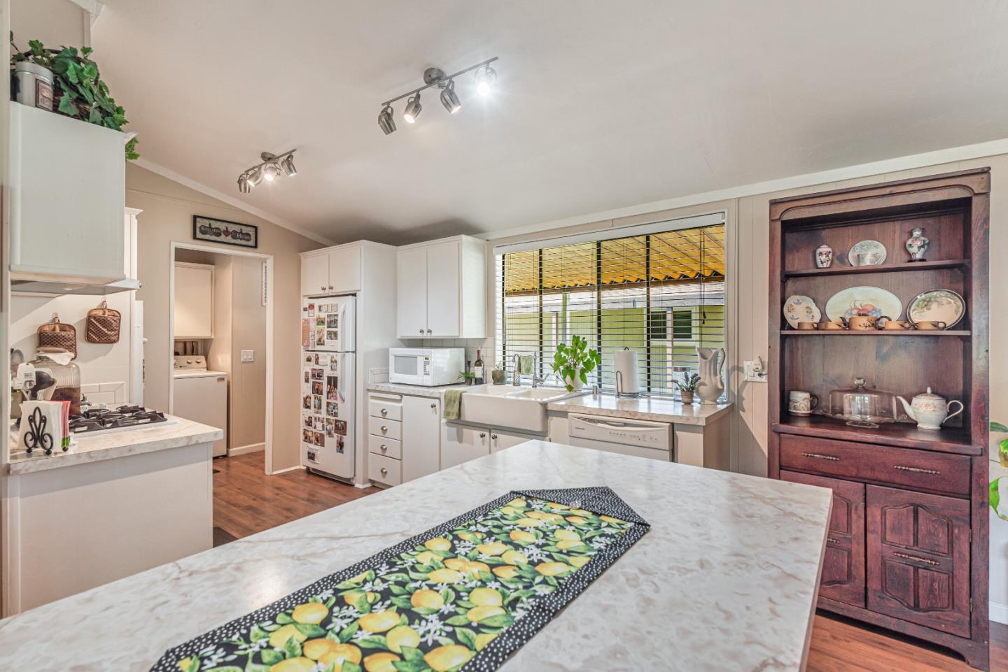 Detail Gallery Image 8 of 20 For 707 Millstream Dr #707,  San Jose,  CA 95125 - 2 Beds | 2 Baths