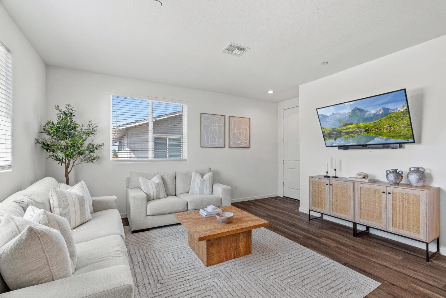 Detail Gallery Image 4 of 25 For 1278 San Antonio St, Soledad,  CA 93960 - 2 Beds | 1 Baths