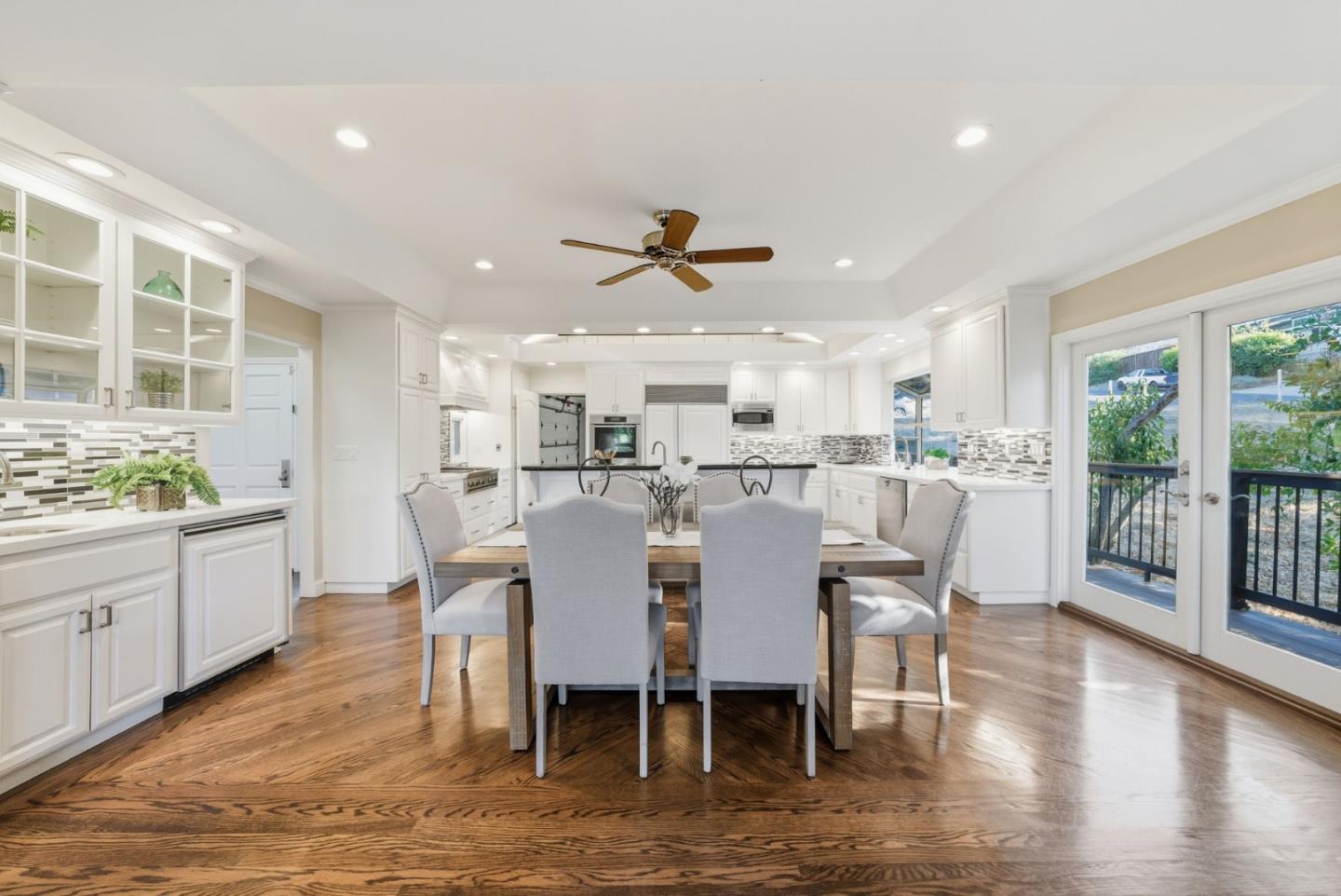 Detail Gallery Image 13 of 51 For 3654 Altamont Way, Redwood City,  CA 94062 - 4 Beds | 3/1 Baths