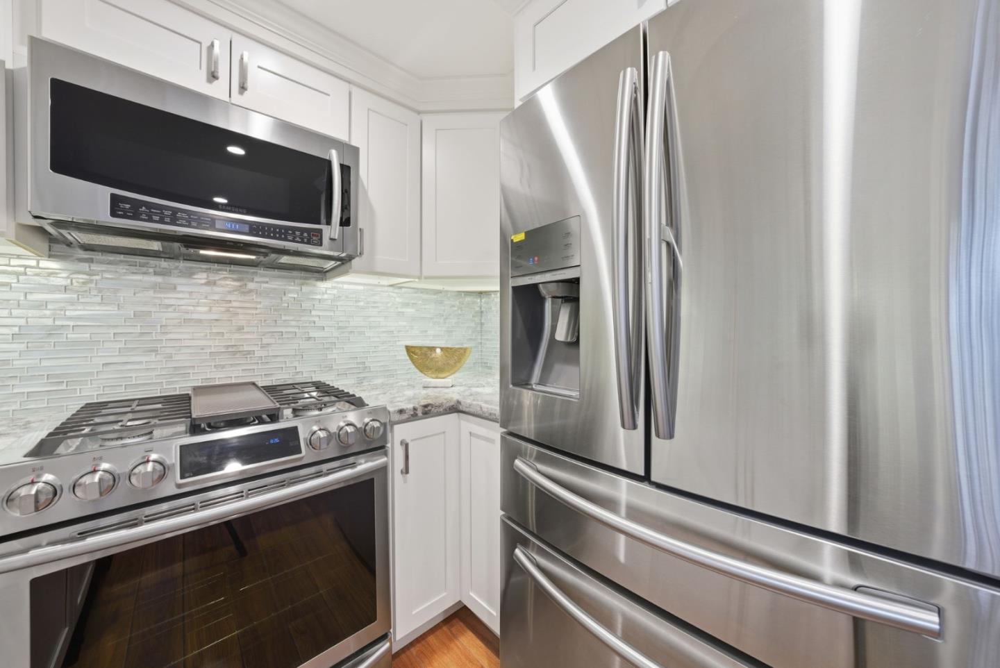 Detail Gallery Image 29 of 51 For 3654 Altamont Way, Redwood City,  CA 94062 - 4 Beds | 3/1 Baths