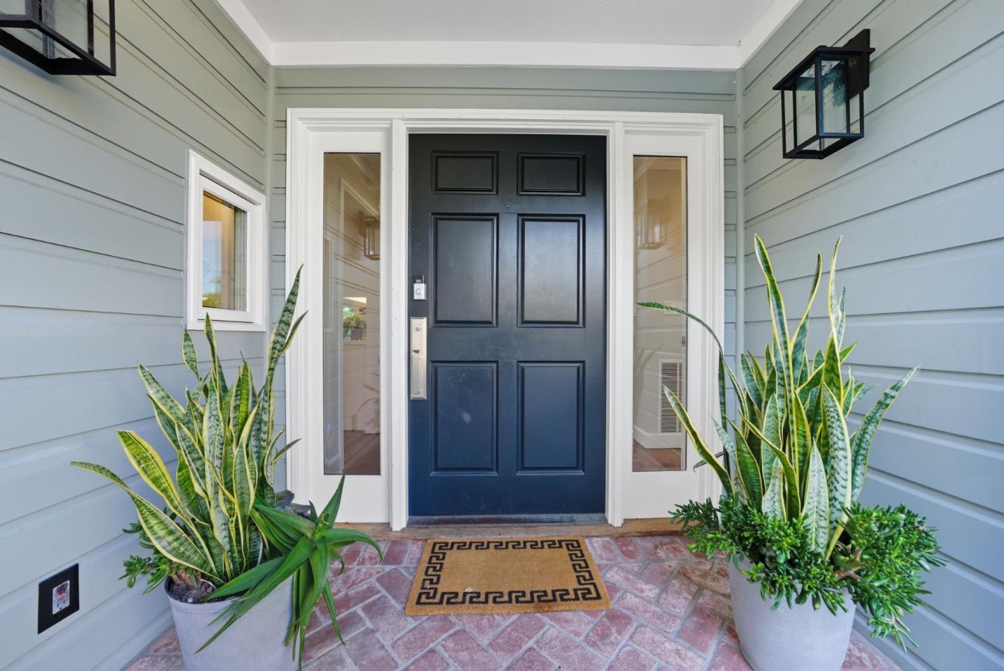 Detail Gallery Image 5 of 51 For 3654 Altamont Way, Redwood City,  CA 94062 - 4 Beds | 3/1 Baths