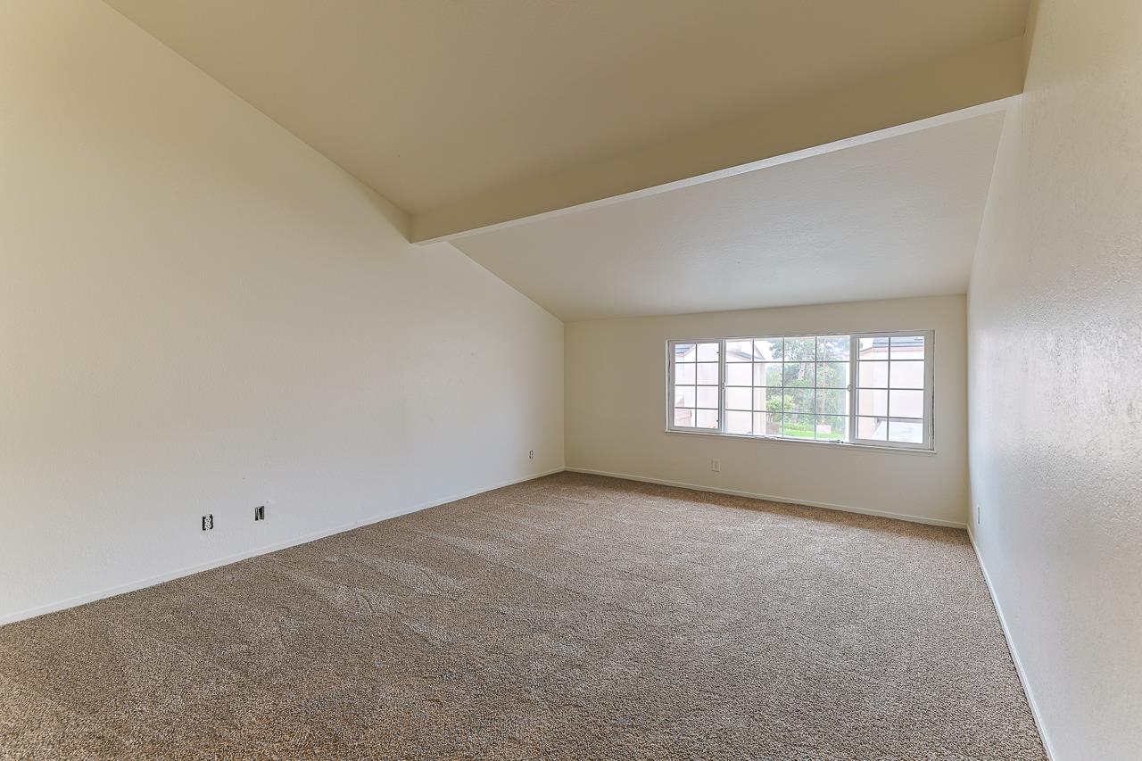 Detail Gallery Image 12 of 13 For 914 Acosta Plaza #91,  Salinas,  CA 93905 - 4 Beds | 1/1 Baths