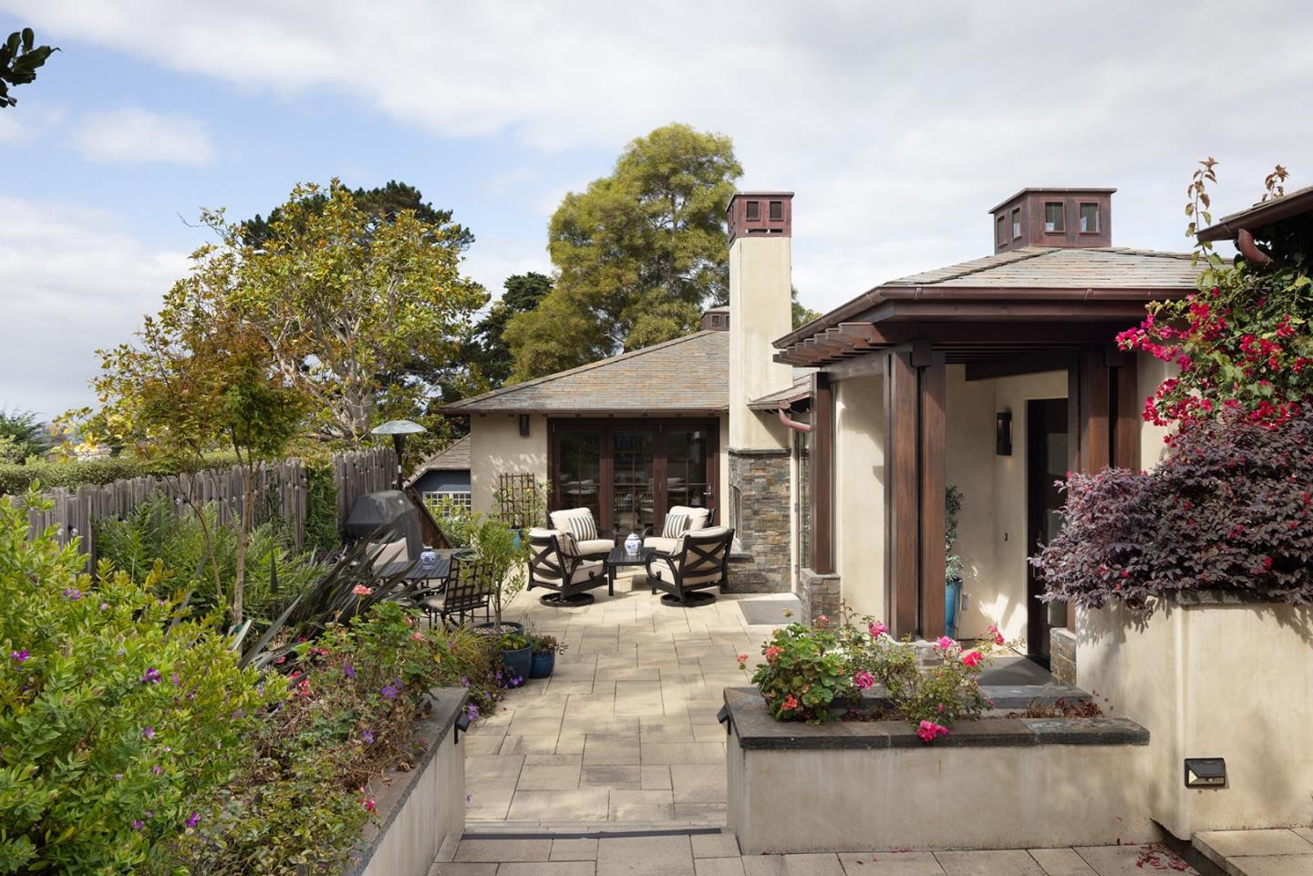 Detail Gallery Image 4 of 24 For 0 Carmelo 4 Sw of Ocean Ave, Carmel,  CA 93921 - 3 Beds | 3/1 Baths