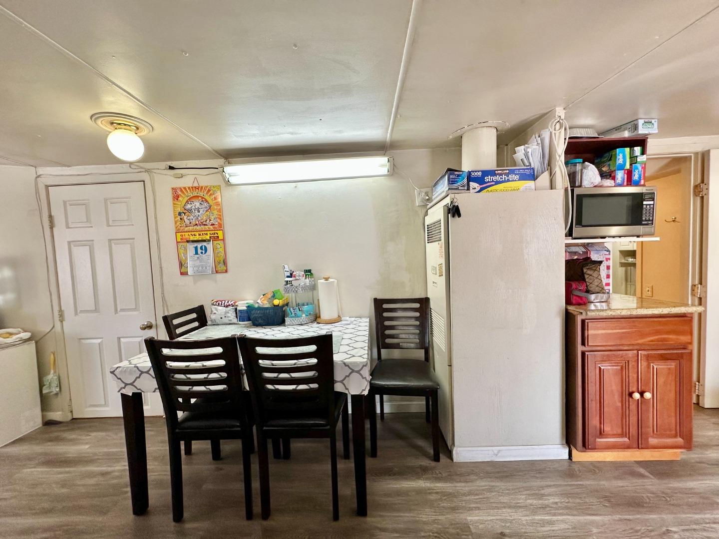 Detail Gallery Image 4 of 13 For 2855 Senter Rd #84,  San Jose,  CA 95111 - 1 Beds | 1 Baths