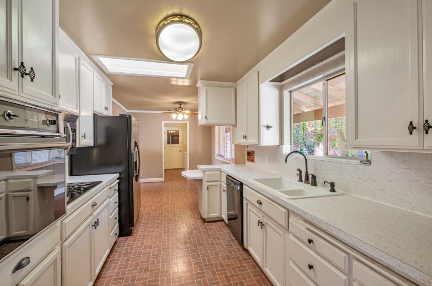 Detail Gallery Image 10 of 35 For 23492 Sunset Dr, Los Gatos,  CA 95033 - 3 Beds | 2/1 Baths