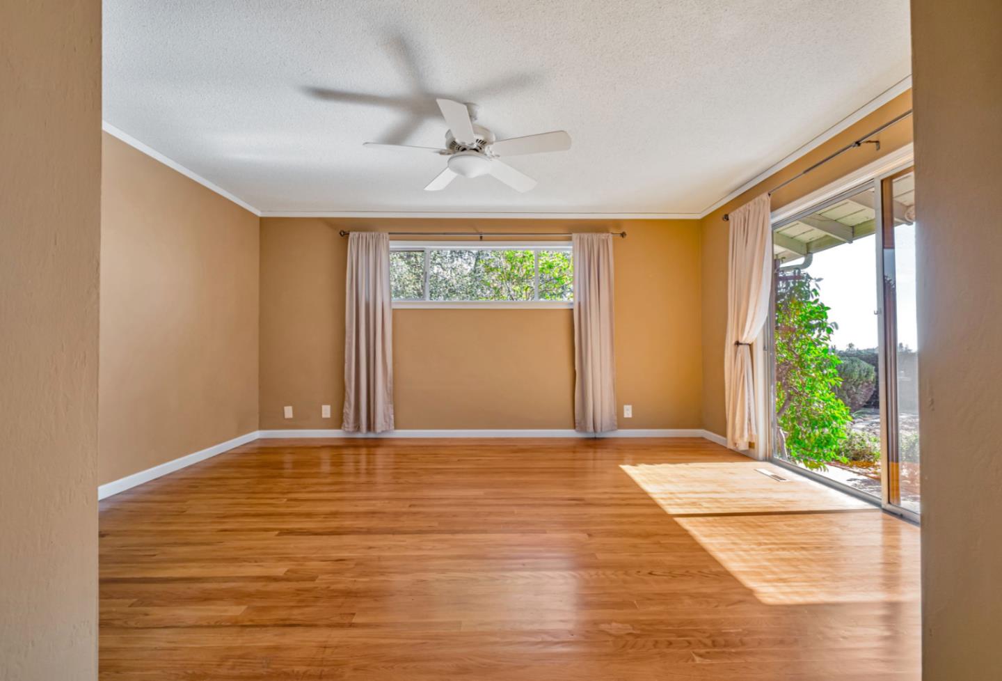 Detail Gallery Image 18 of 35 For 23492 Sunset Dr, Los Gatos,  CA 95033 - 3 Beds | 2/1 Baths