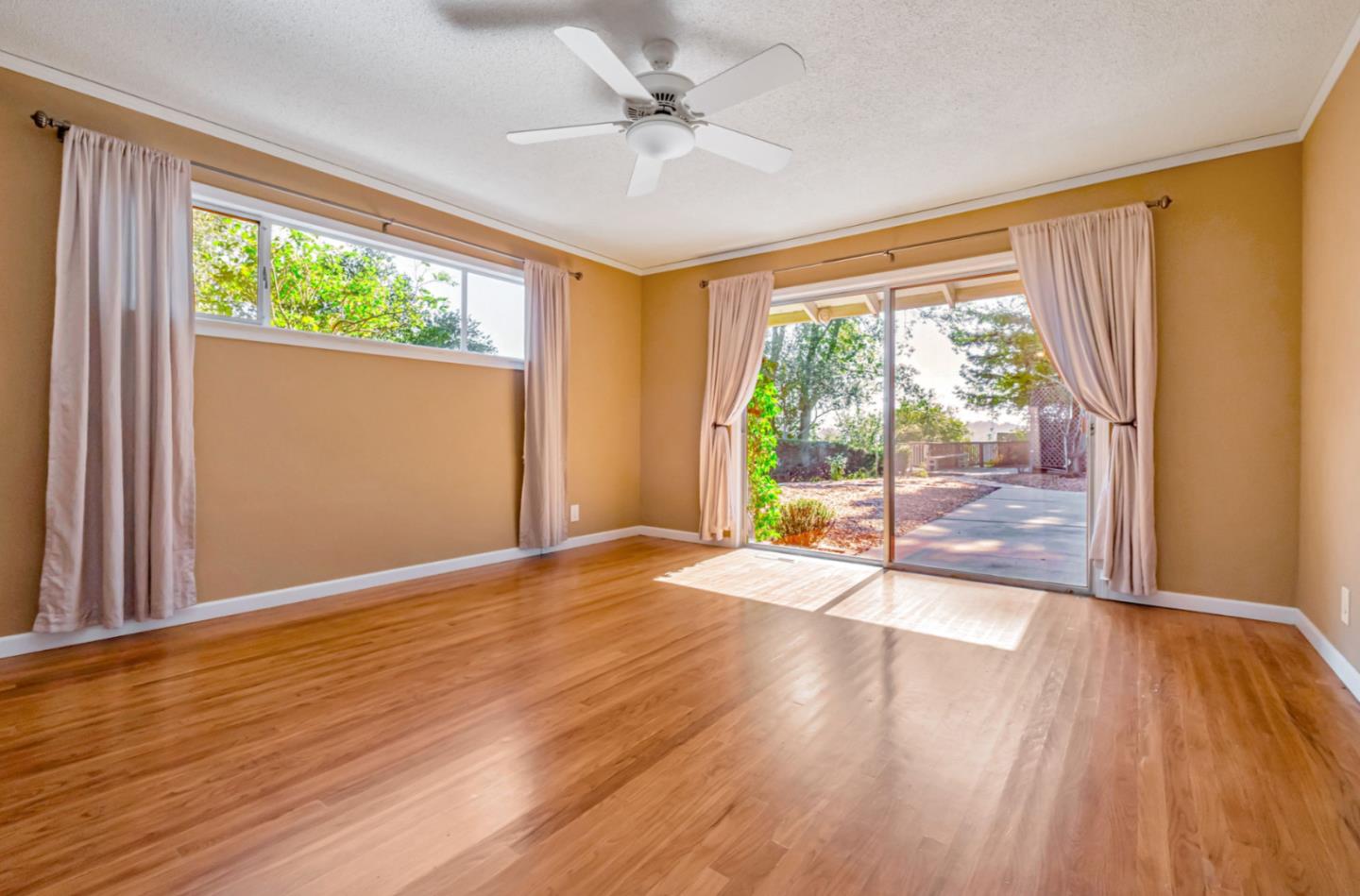 Detail Gallery Image 19 of 35 For 23492 Sunset Dr, Los Gatos,  CA 95033 - 3 Beds | 2/1 Baths