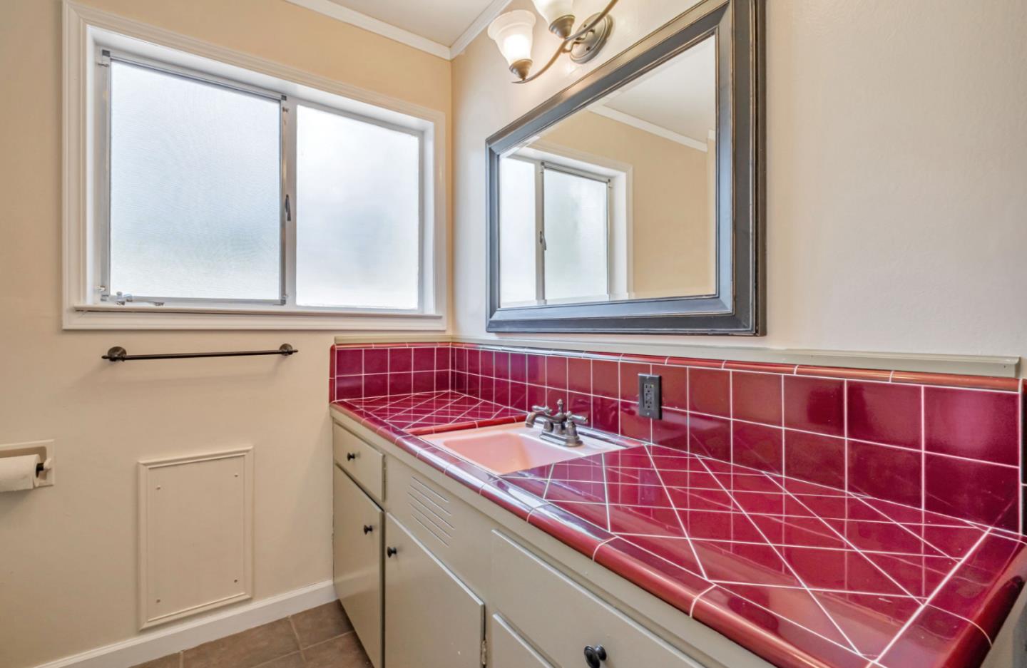 Detail Gallery Image 22 of 35 For 23492 Sunset Dr, Los Gatos,  CA 95033 - 3 Beds | 2/1 Baths