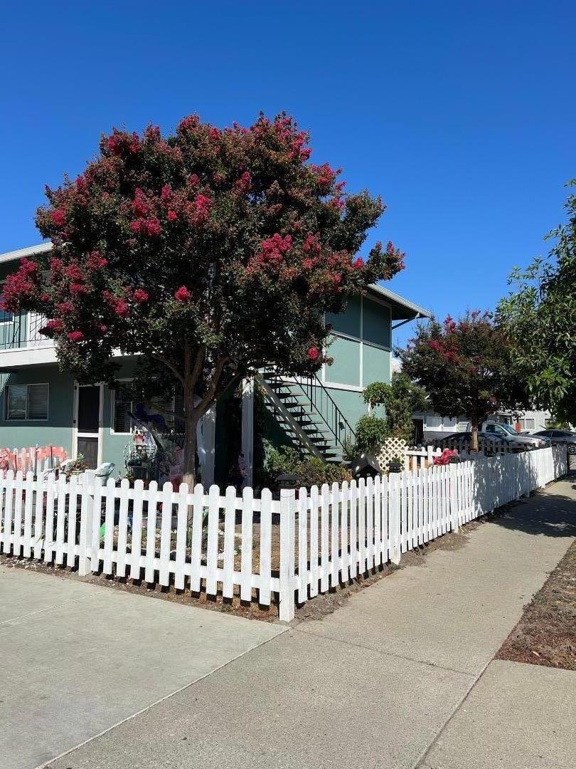 Detail Gallery Image 4 of 25 For 203 Wilton Dr, Campbell,  CA 95008 - – Beds | – Baths