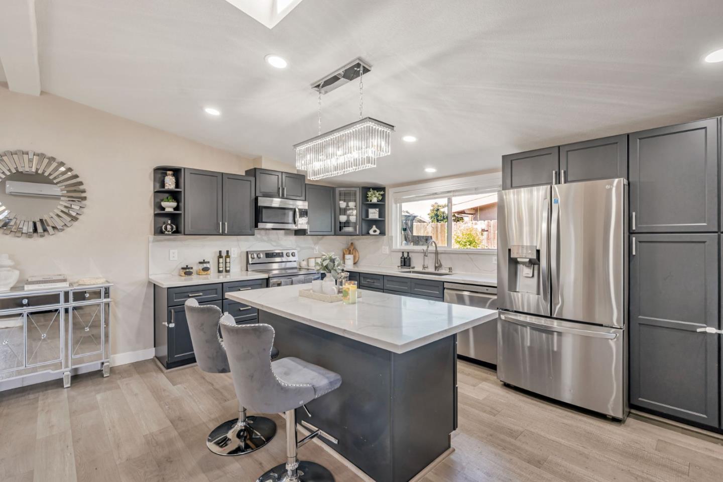 Detail Gallery Image 10 of 22 For 27553 Portsmouth Ave, Hayward,  CA 94545 - 3 Beds | 2 Baths