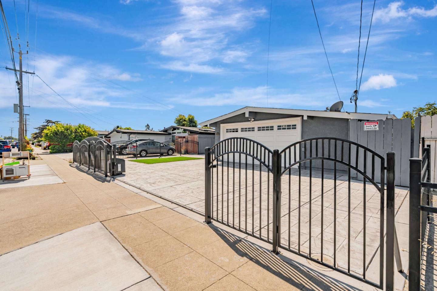 Detail Gallery Image 3 of 22 For 27553 Portsmouth Ave, Hayward,  CA 94545 - 3 Beds | 2 Baths