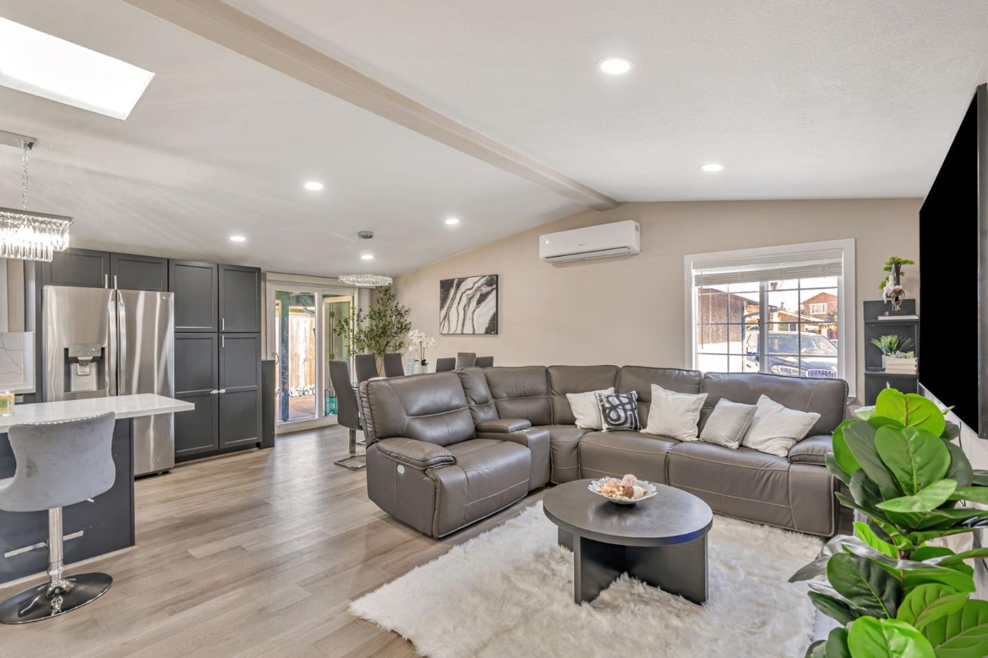 Detail Gallery Image 6 of 22 For 27553 Portsmouth Ave, Hayward,  CA 94545 - 3 Beds | 2 Baths