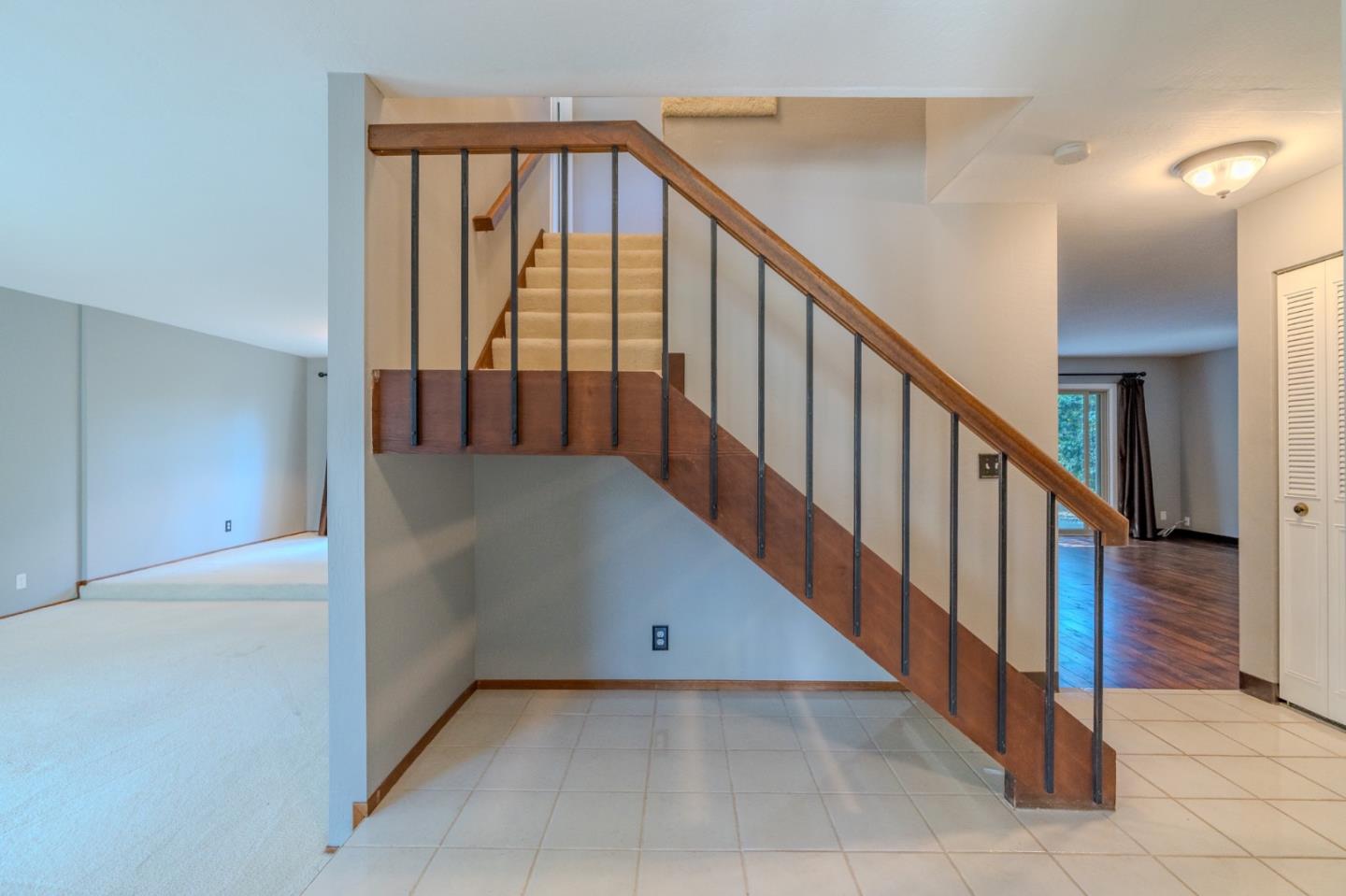 Detail Gallery Image 2 of 26 For 985 Big Bend Dr, Pacifica,  CA 94044 - 4 Beds | 2/1 Baths