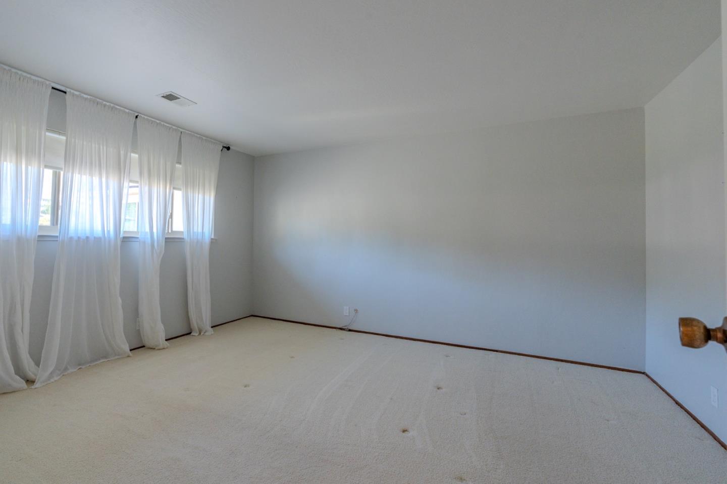 Detail Gallery Image 20 of 26 For 985 Big Bend Dr, Pacifica,  CA 94044 - 4 Beds | 2/1 Baths