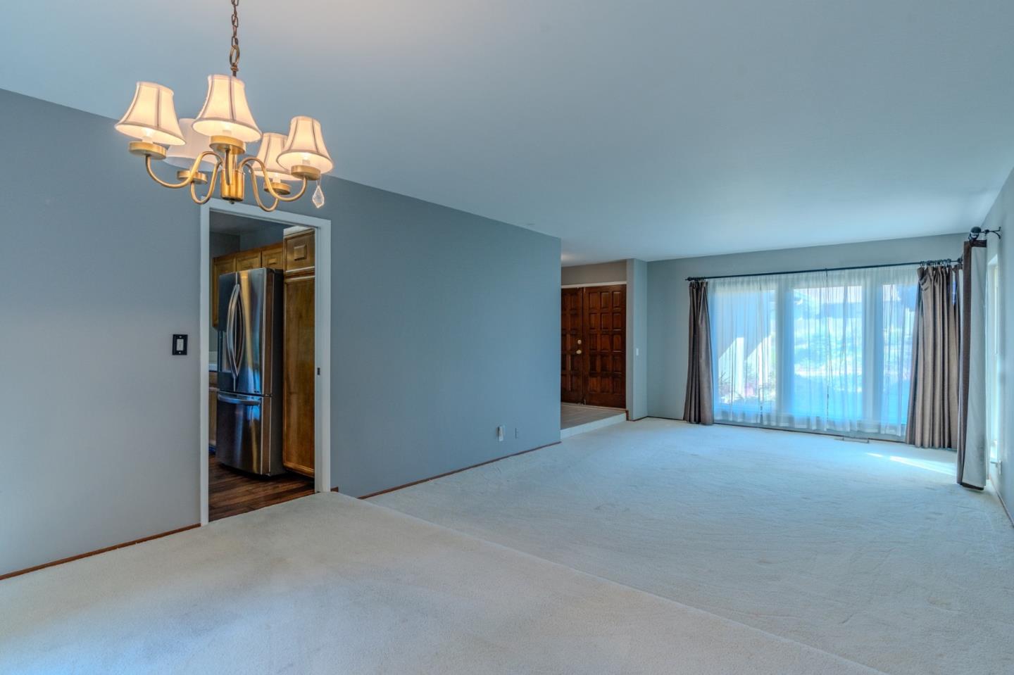 Detail Gallery Image 6 of 26 For 985 Big Bend Dr, Pacifica,  CA 94044 - 4 Beds | 2/1 Baths