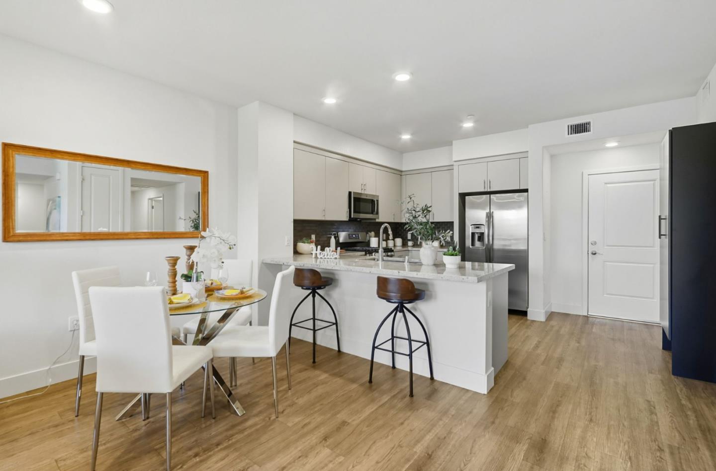 Detail Gallery Image 5 of 42 For 5951 Sunstone Dr #208,  San Jose,  CA 95123 - 2 Beds | 2 Baths