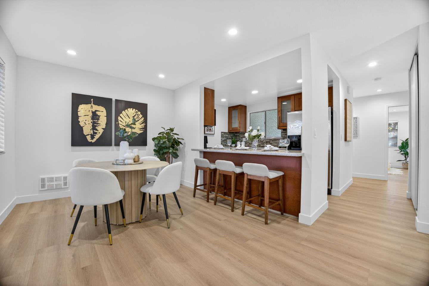 Detail Gallery Image 7 of 30 For 90 Flynn Ave #C,  Mountain View,  CA 94043 - 2 Beds | 1 Baths