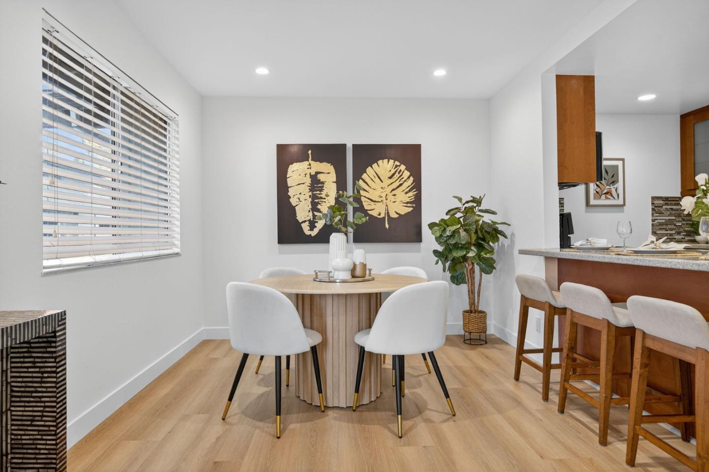 Detail Gallery Image 8 of 30 For 90 Flynn Ave #C,  Mountain View,  CA 94043 - 2 Beds | 1 Baths