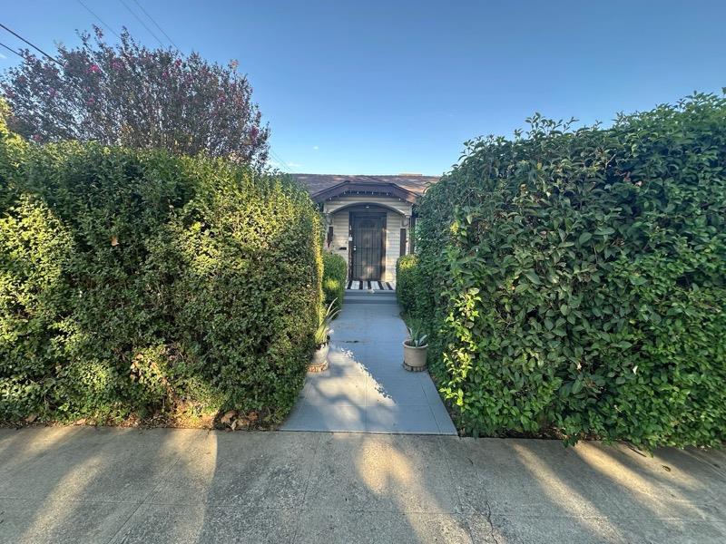 Detail Gallery Image 2 of 6 For 1102 California Ave, Los Banos,  CA 93635 - 2 Beds | 1 Baths