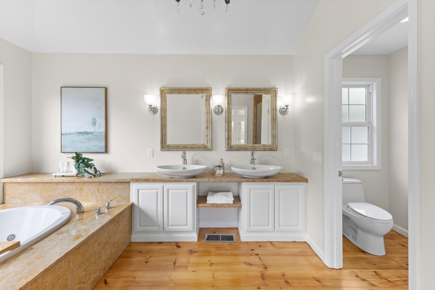 Detail Gallery Image 12 of 27 For 696 N Santa Cruz Ave, Los Gatos,  CA 95030 - 4 Beds | 2 Baths