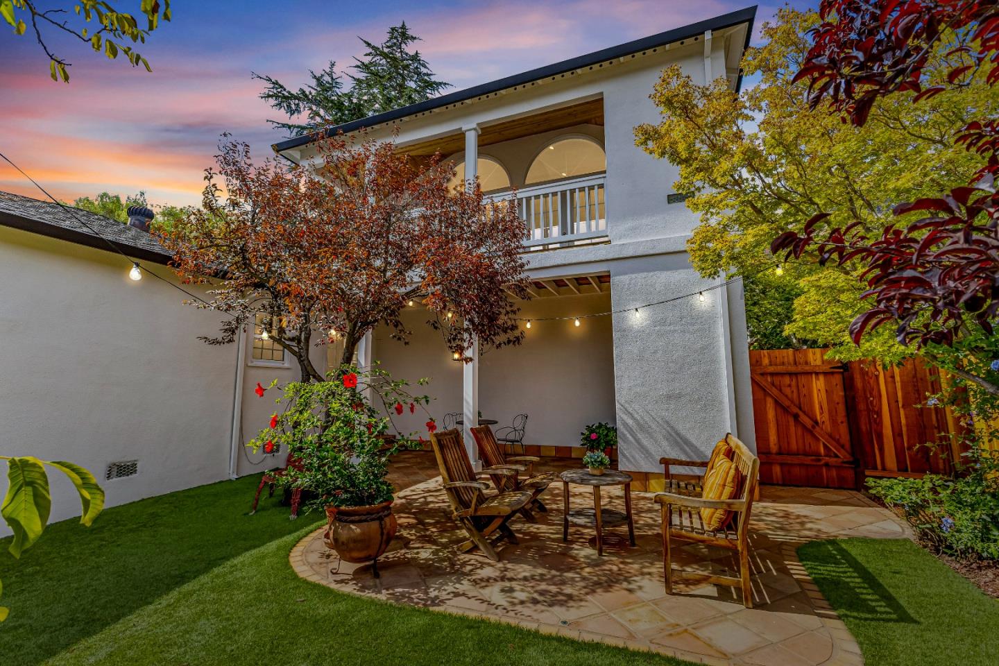 Detail Gallery Image 22 of 27 For 696 N Santa Cruz Ave, Los Gatos,  CA 95030 - 4 Beds | 2 Baths