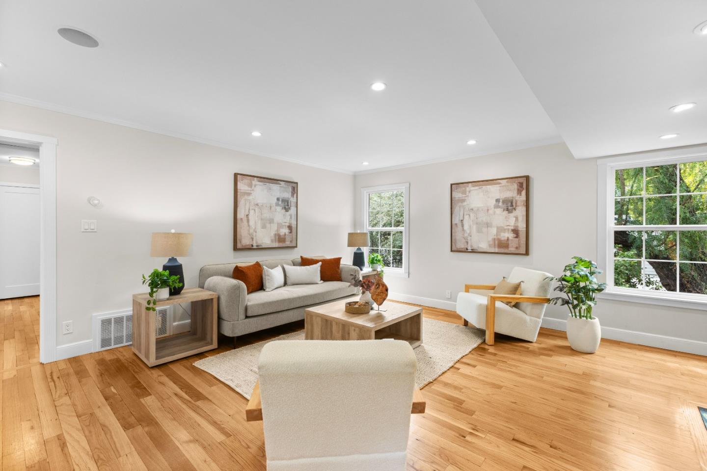 Detail Gallery Image 4 of 27 For 696 N Santa Cruz Ave, Los Gatos,  CA 95030 - 4 Beds | 2 Baths