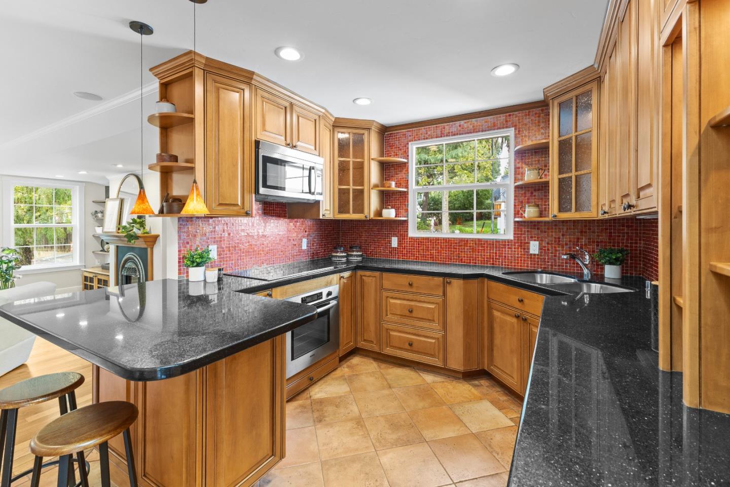 Detail Gallery Image 7 of 27 For 696 N Santa Cruz Ave, Los Gatos,  CA 95030 - 4 Beds | 2 Baths