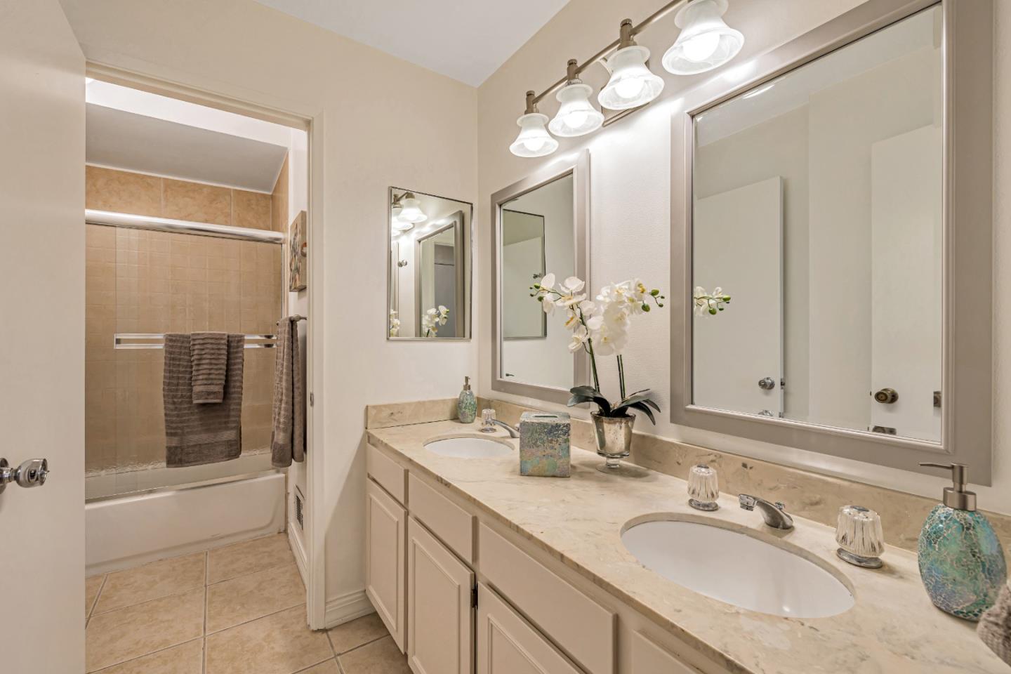 Detail Gallery Image 28 of 34 For 10683 Pebble Pl, Cupertino,  CA 95014 - 4 Beds | 2/1 Baths