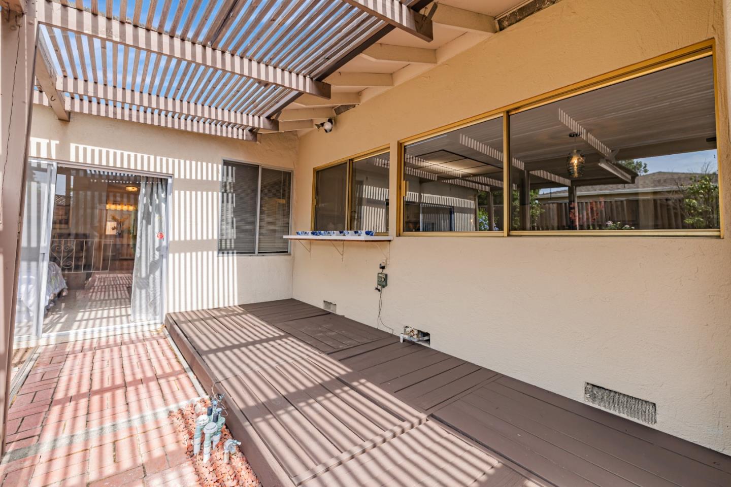 Detail Gallery Image 31 of 34 For 10683 Pebble Pl, Cupertino,  CA 95014 - 4 Beds | 2/1 Baths