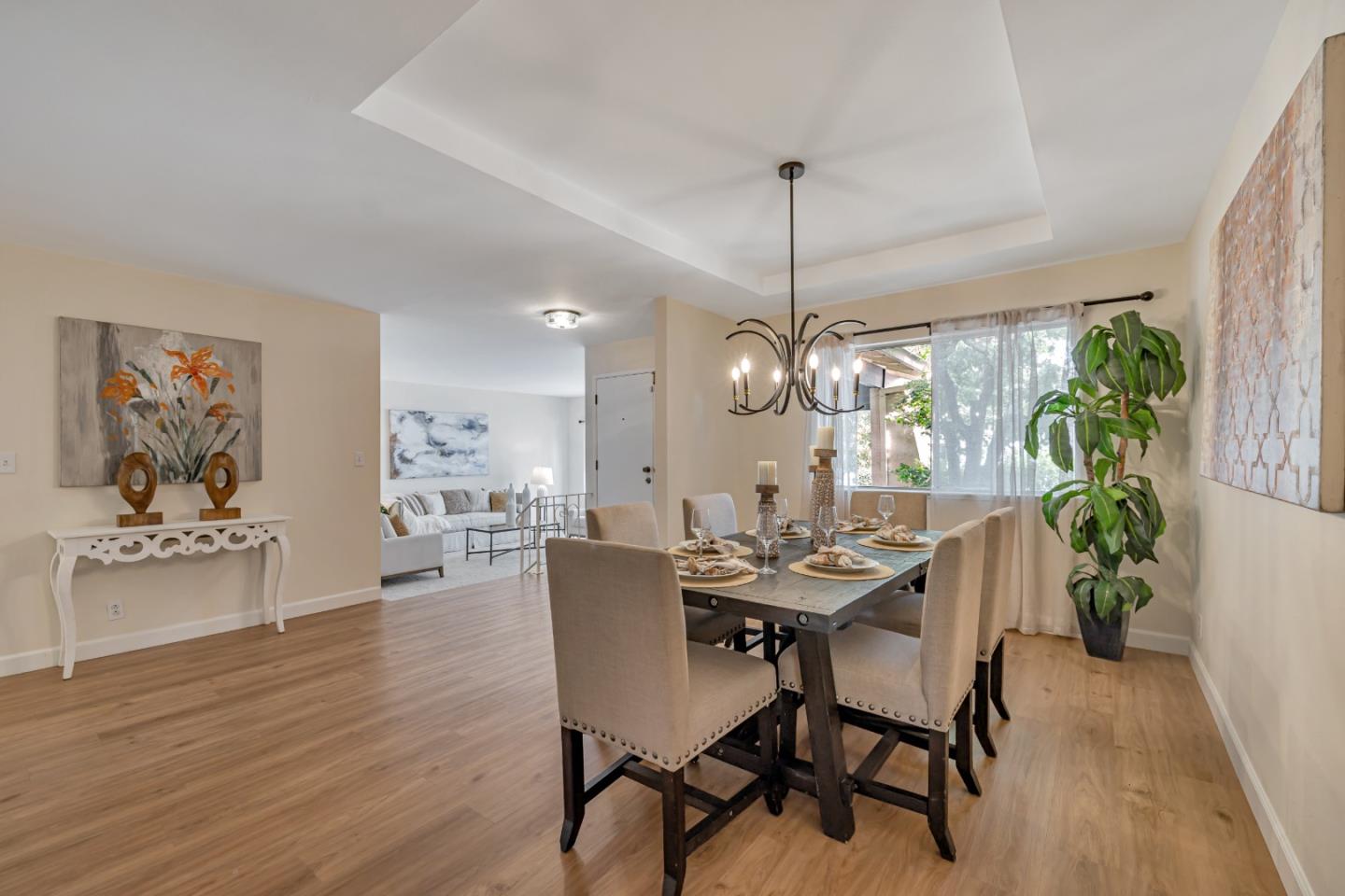 Detail Gallery Image 6 of 34 For 10683 Pebble Pl, Cupertino,  CA 95014 - 4 Beds | 2/1 Baths