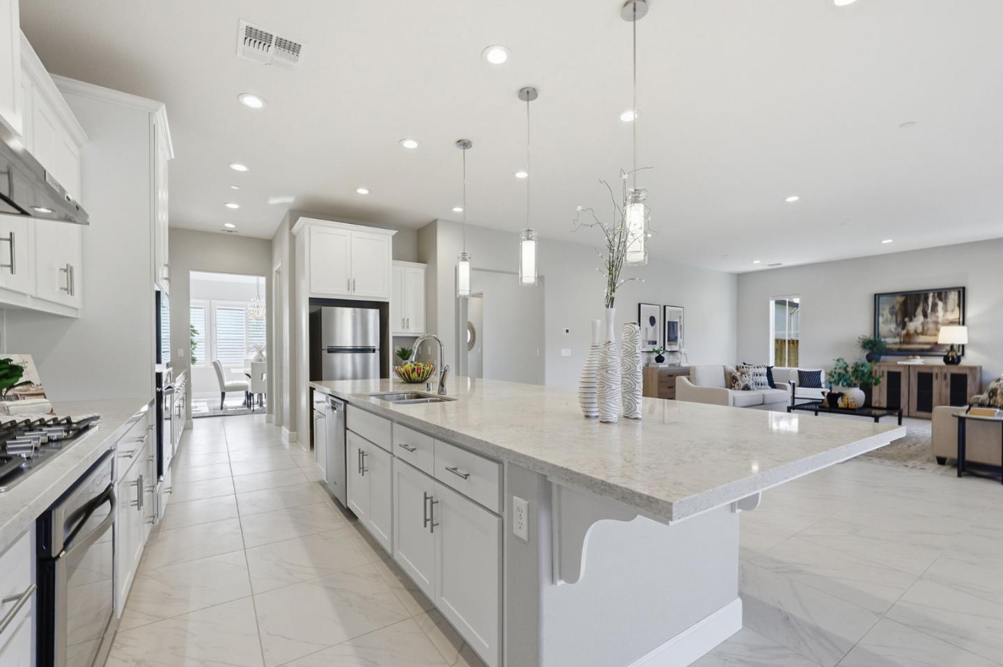 Detail Gallery Image 12 of 69 For 18664 White Moon Dr, Morgan Hill,  CA 95037 - 4 Beds | 3/1 Baths