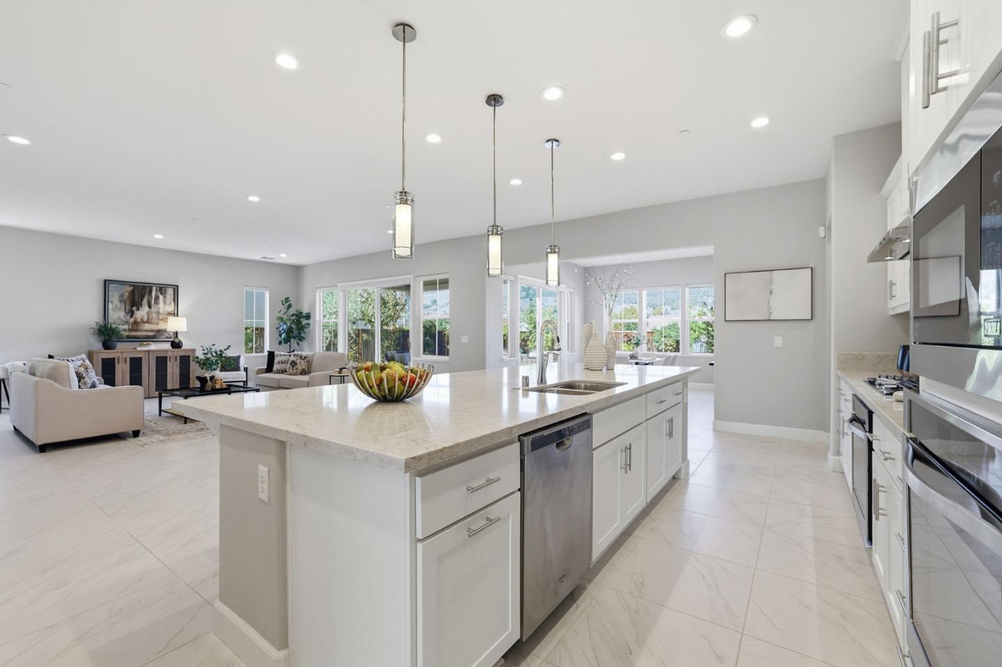 Detail Gallery Image 14 of 69 For 18664 White Moon Dr, Morgan Hill,  CA 95037 - 4 Beds | 3/1 Baths