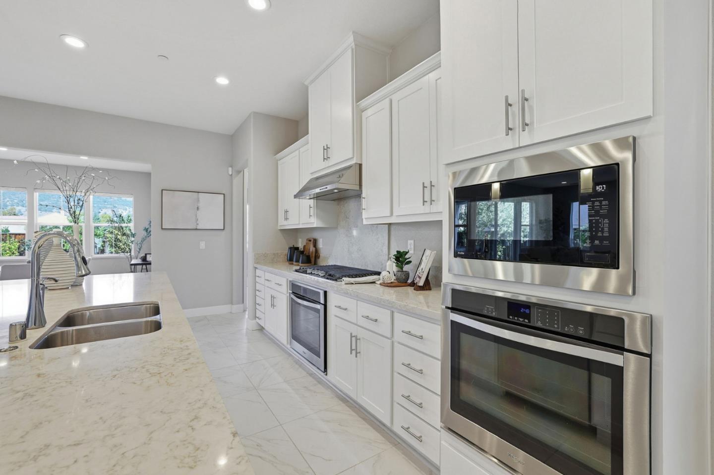 Detail Gallery Image 15 of 69 For 18664 White Moon Dr, Morgan Hill,  CA 95037 - 4 Beds | 3/1 Baths