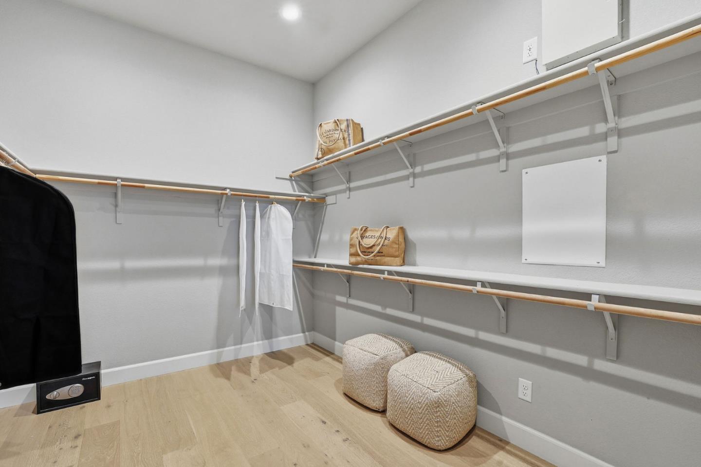 Detail Gallery Image 32 of 69 For 18664 White Moon Dr, Morgan Hill,  CA 95037 - 4 Beds | 3/1 Baths