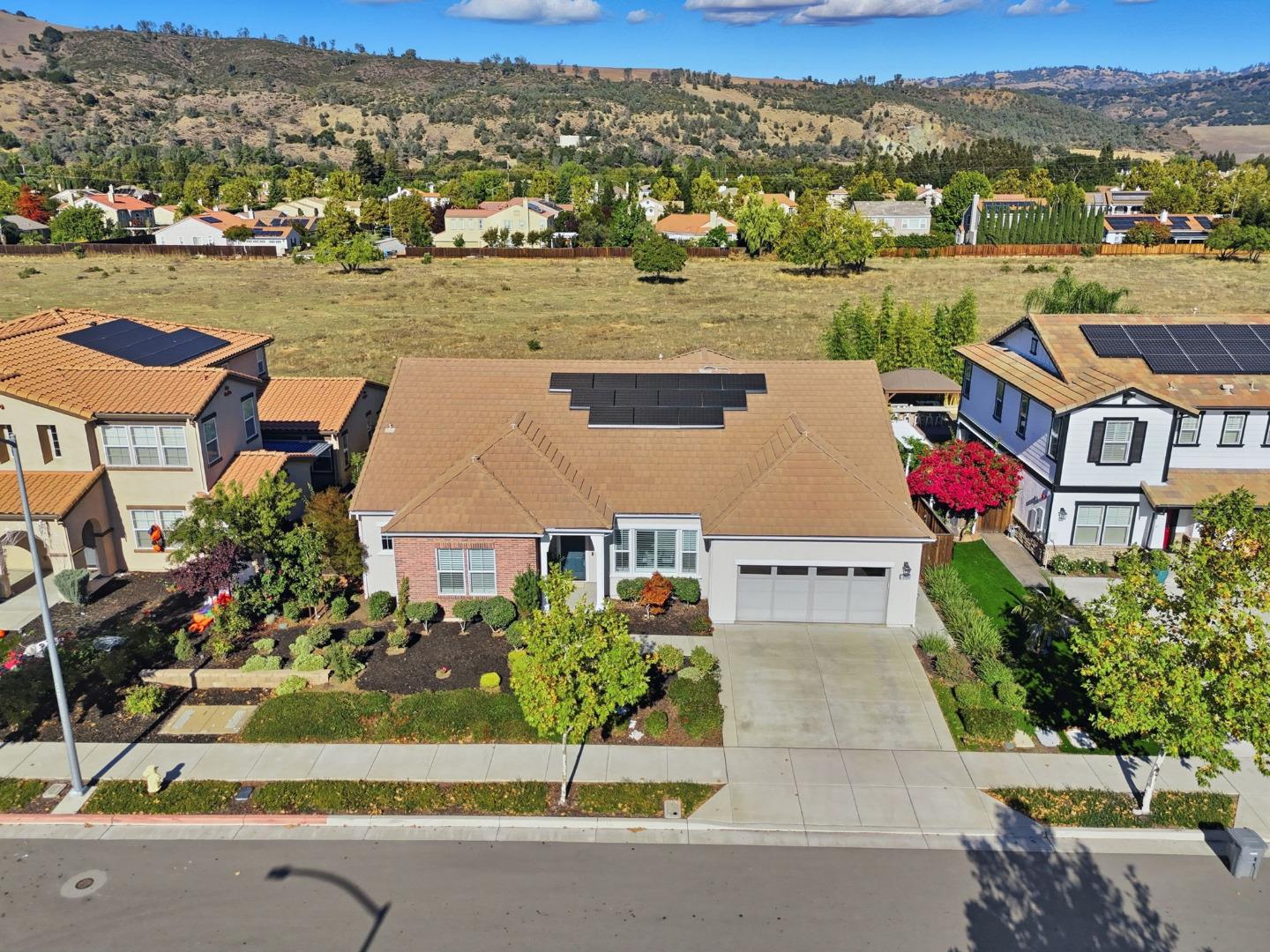 Detail Gallery Image 54 of 69 For 18664 White Moon Dr, Morgan Hill,  CA 95037 - 4 Beds | 3/1 Baths