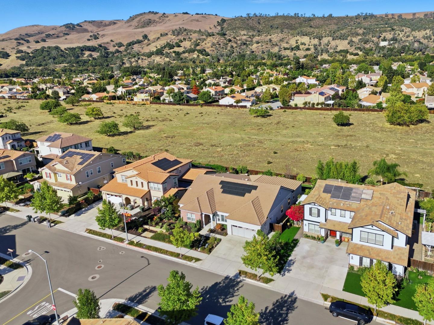 Detail Gallery Image 56 of 69 For 18664 White Moon Dr, Morgan Hill,  CA 95037 - 4 Beds | 3/1 Baths